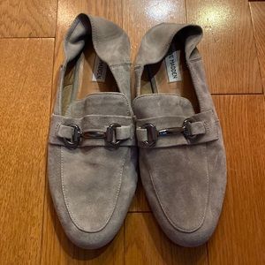 Steve Madden Size 8 suede loafers